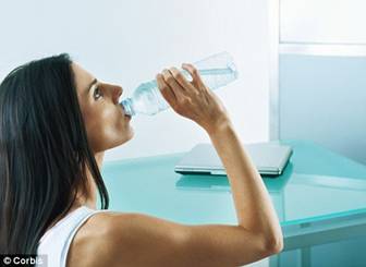 Вода вместо газировки снизит риск диабета