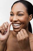 Уход за зубами  защищает женщин от слабоумия