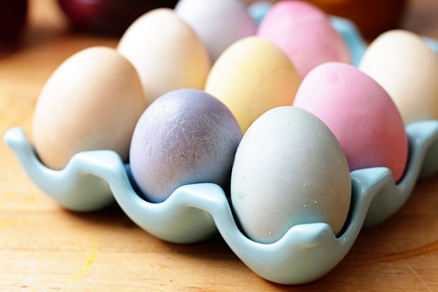 Натуральные красители для пасхальных яиц на своей кухне