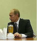 Что пьют наши политики: Путин любит пиво, депутаты – виски