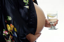 Тяга к алкоголю закладывается еще в утробе матери