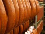 "Окраина" подняла продажи колбас и деликатесов 