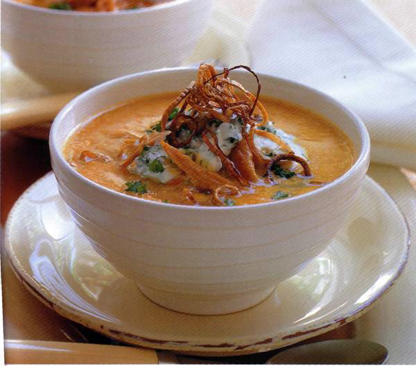 Острый чечевичный суп с кремом из петрушки