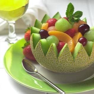 Чем же опасна фруктовая диета?