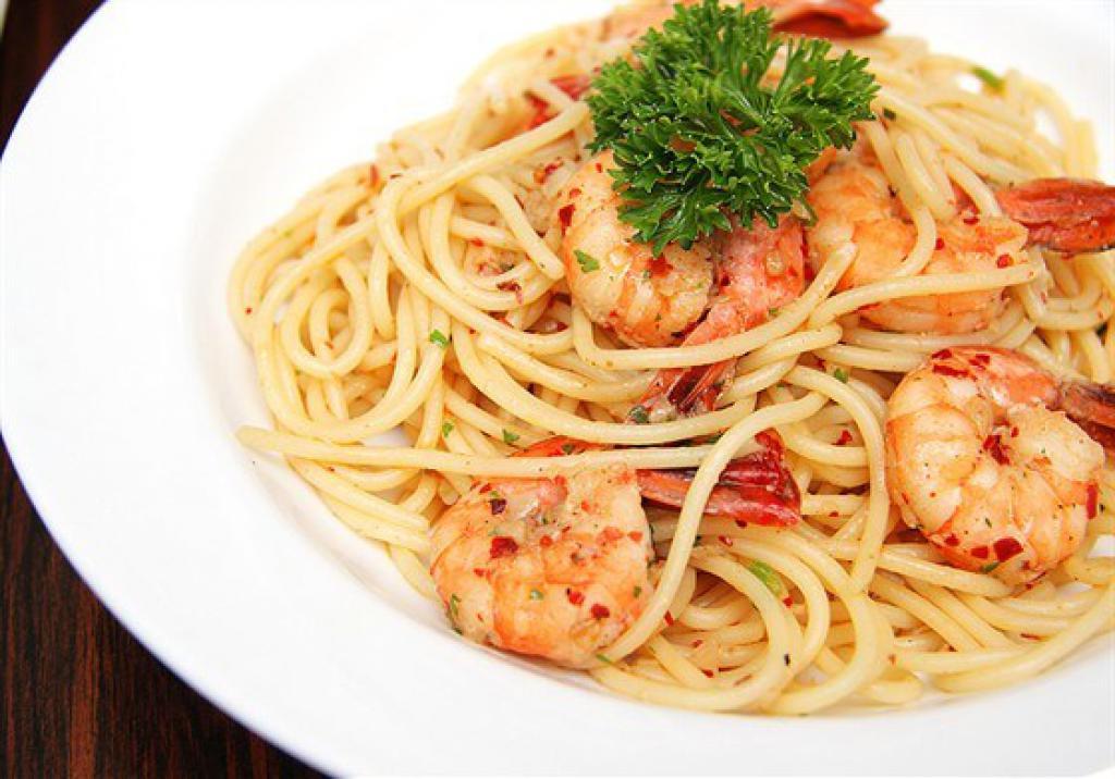 вкусные-спагетти-с-креветками