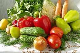 Свежие овощи и фрукты гораздо полезнее витаминов.