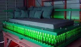 Кровать из пивных бутылок