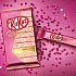 Теперь клубничный: KitKat представил яркую сезонную новинку в розовом 