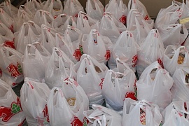Более 5 тысяч килограммов продовольствия пожертвовали нуждающимся россиянам покупатели магазинов