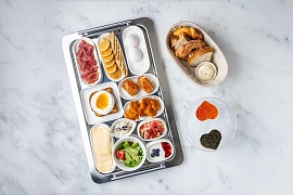 Суперсет с черной и красной икрой: новый завтрак в Atlantica Bistro 