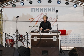 В Санкт-Петербурге прошёл второй летний фестиваль «Пикник Абрау»