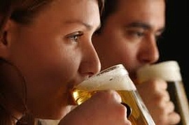 Замужние женщины пьют больше, чем женатые мужчины