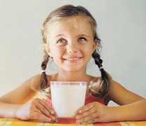 Украинским школьникам – по стакану молока