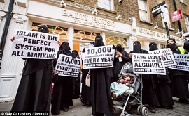 Исламисты требуют запретить торговать алкоголем в Лондоне