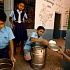 Борьба с голодом в школах Индии