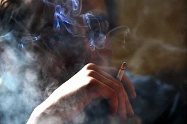 Украинцам запретили курить в ресторанах