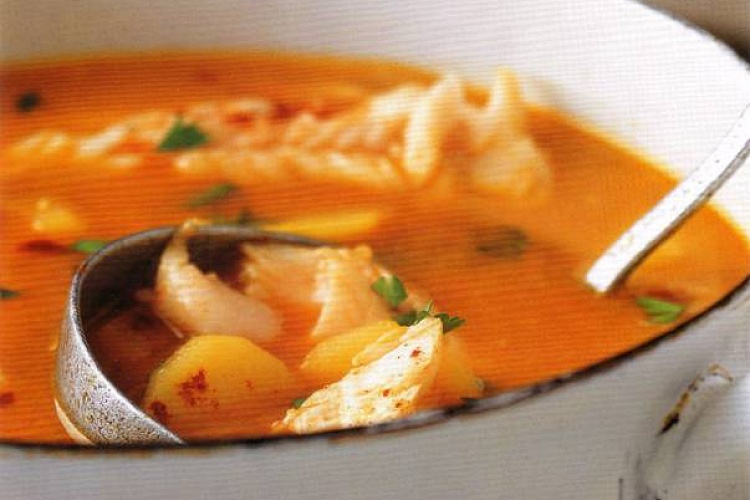 Испанский рыбный суп с апельсином