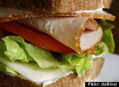 Иголки в сэндвичах в авиарейсах из Амстердама