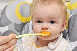 Ирландские мамы кормят младенцев чипсами и шоколадом