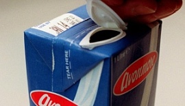Обезжиренное молоко не уберегает детей от лишнего веса
