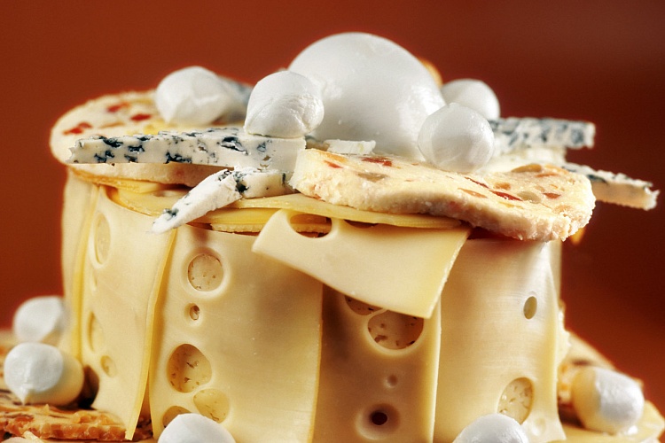 Как едят сыр