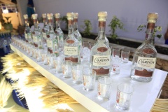 Звезды оценили новинку– «Деревенский самогон» из ржи и пшеницы