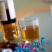 Лекарства в Украине приравняли к алкоголю