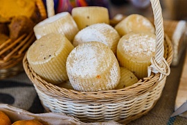 Сыроделы из 11 регионов России примут участите  в Фестивале сыра на ВДНХ