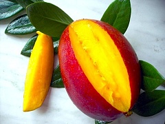 В вопросе похудения манго может быть коварным